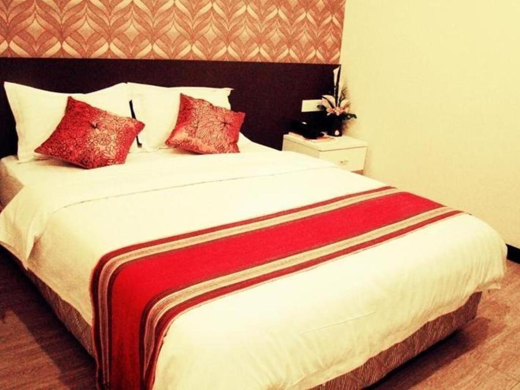 Hotel Adel 2*